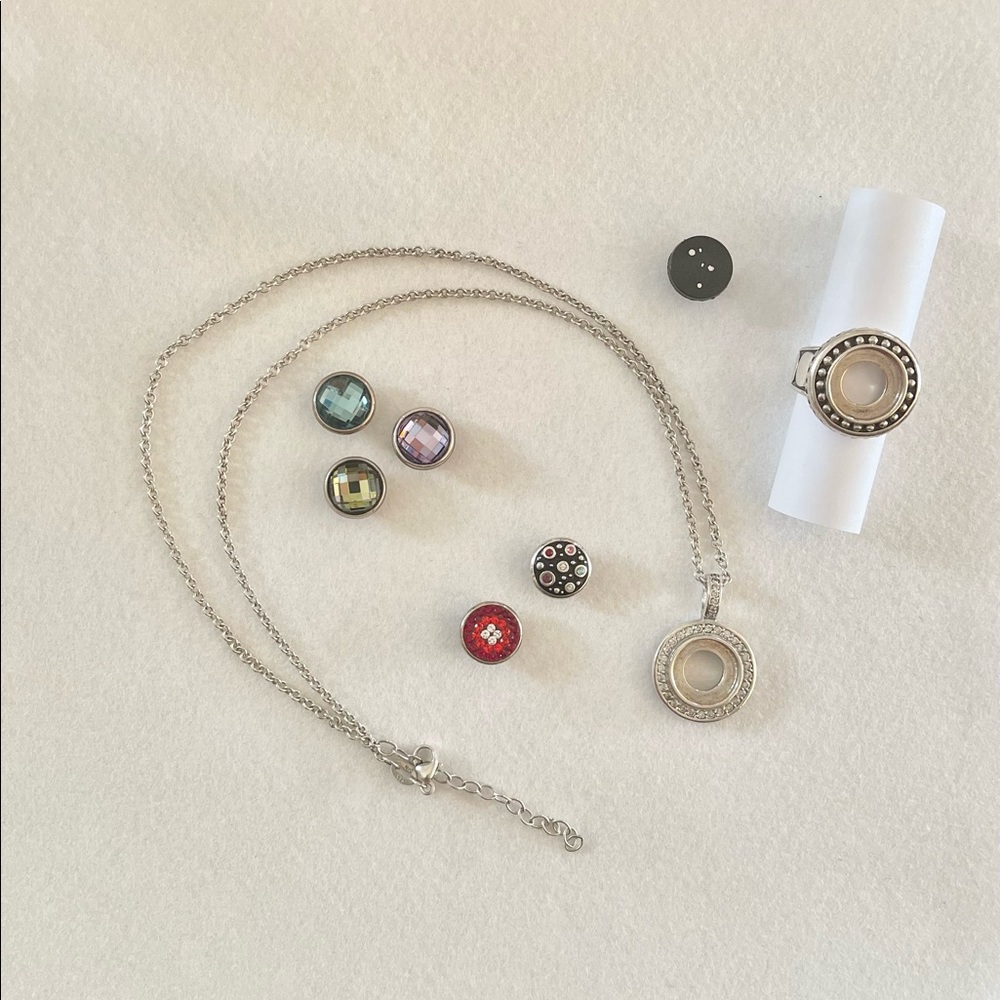 Kameleon set - necklace, ring, 5 jewel pops and storage case EUC
